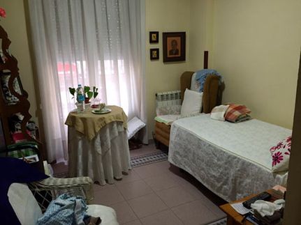 Raíces Residencias de la 3ª Edad interior dormitorio